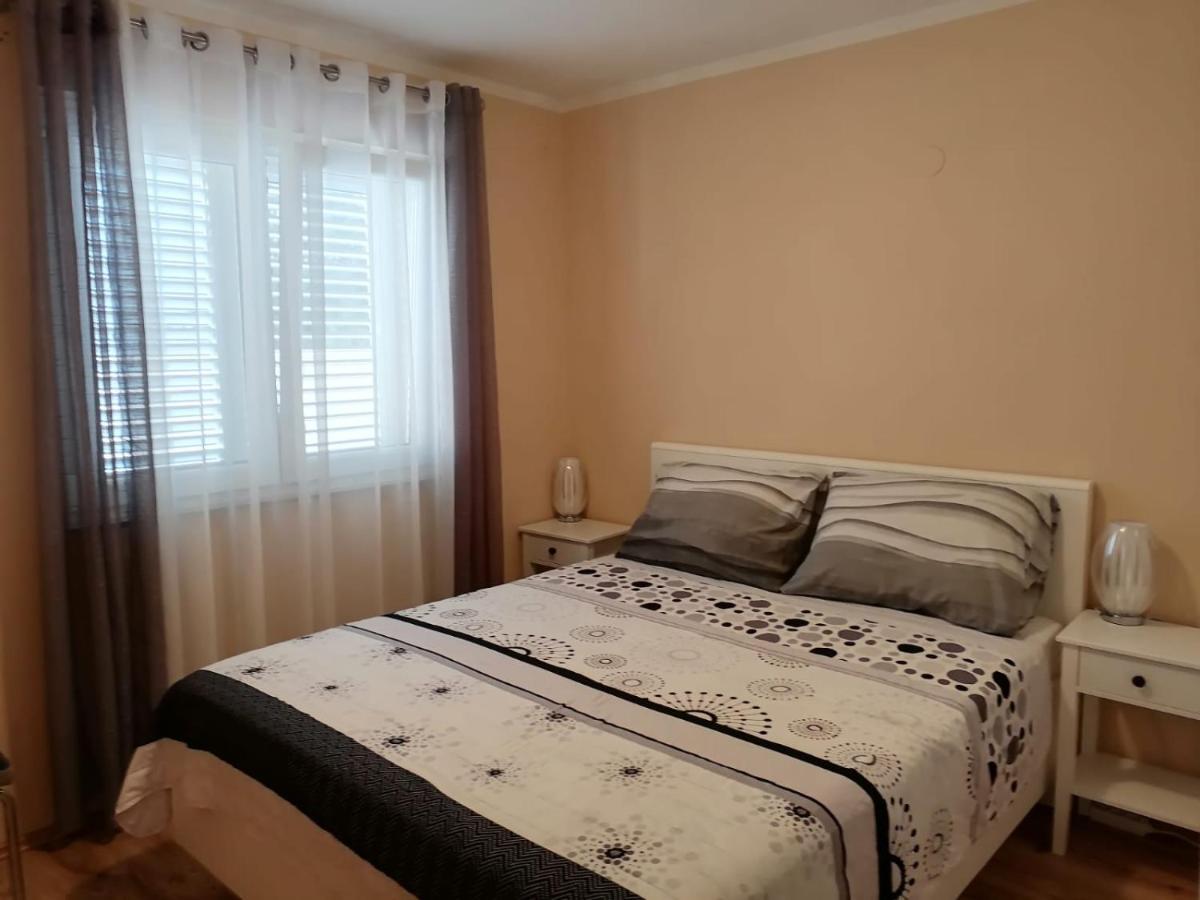 Apartament Ena Turanj Zewnętrze zdjęcie