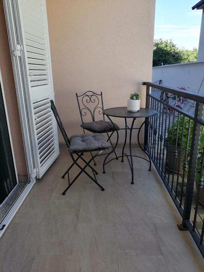 Apartament Ena Turanj Zewnętrze zdjęcie