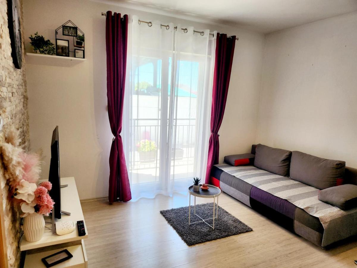 Apartament Ena Turanj Zewnętrze zdjęcie